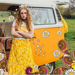 The Hippie Shake - Maxi Prairie Skirt
Size M/L, yellow floral